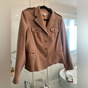 Vintage 1980s horse riding dressing rich royal winter fair horsewoman old money